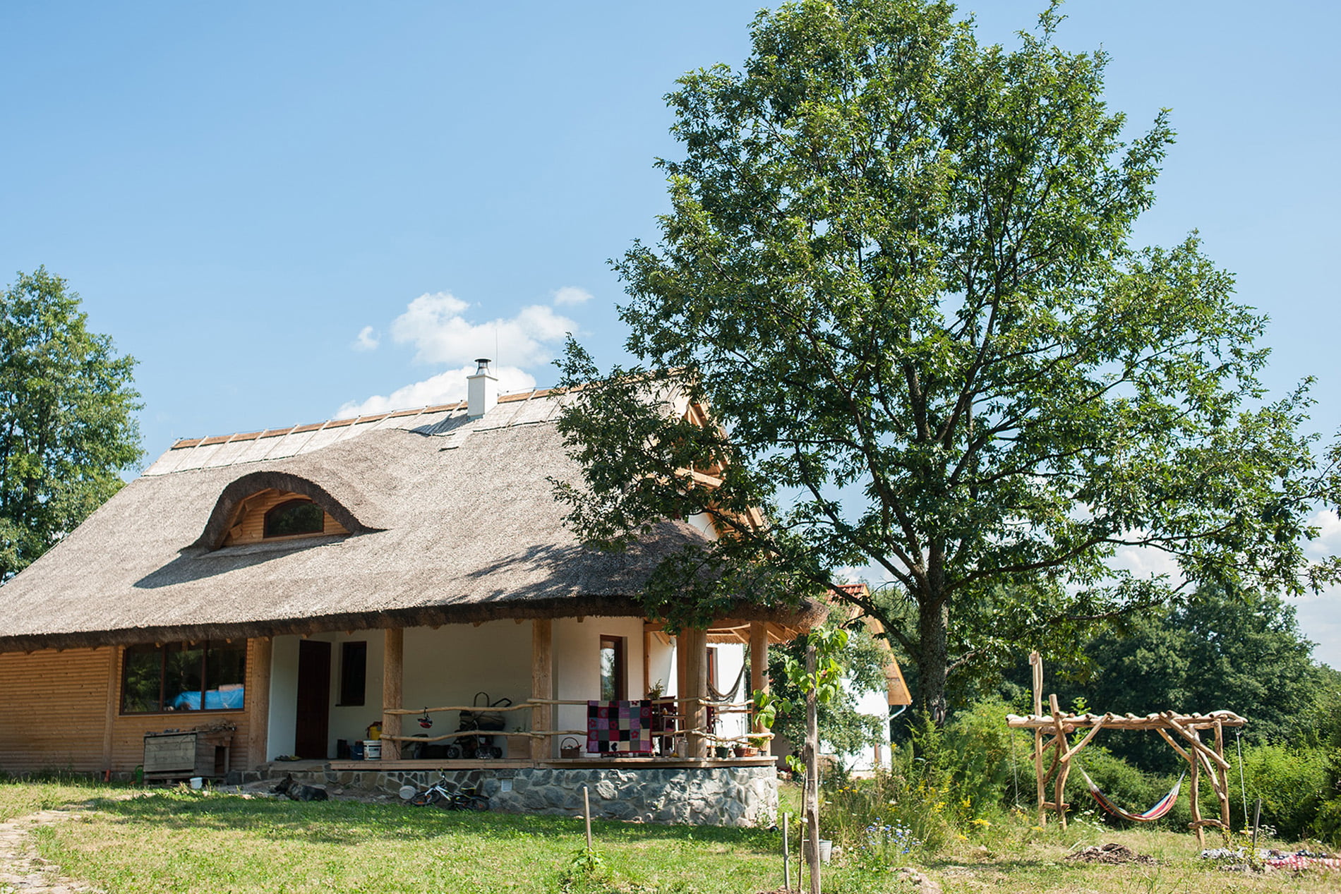 Photo d'une maison construite selon les principes de la géobiologie